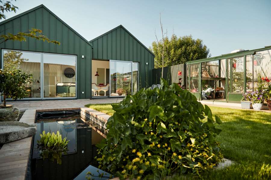 What PUR-fect allotment house with attractive steel profiles, Gladsaxe Møllevej 75, 2860 Søborg